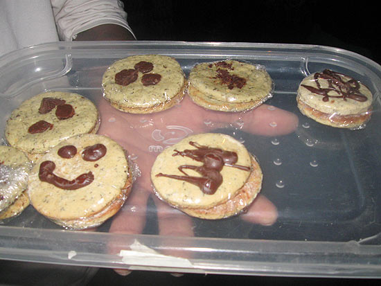 Em Buenos Aires, cookies de maconha são vendidos abertamente em uma festa badalada frequentada por brasileiros